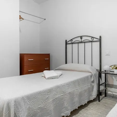 Lovely Holiday In Cutiellos With Swimming Pool Casa vacanze Belmonte De Miranda